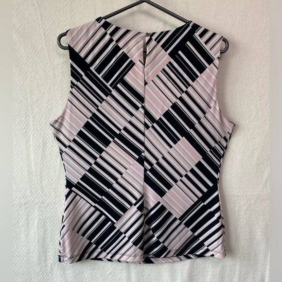 Calvin Klein Blouse - Crew Neckline - Sleeveless - Pleat Front - Picture 4 of 5